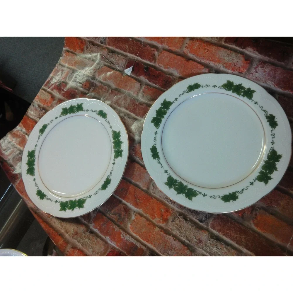 2 lot Graf Von Henneberg Bavaria Germany Green Ivy Gold Trim 10.25